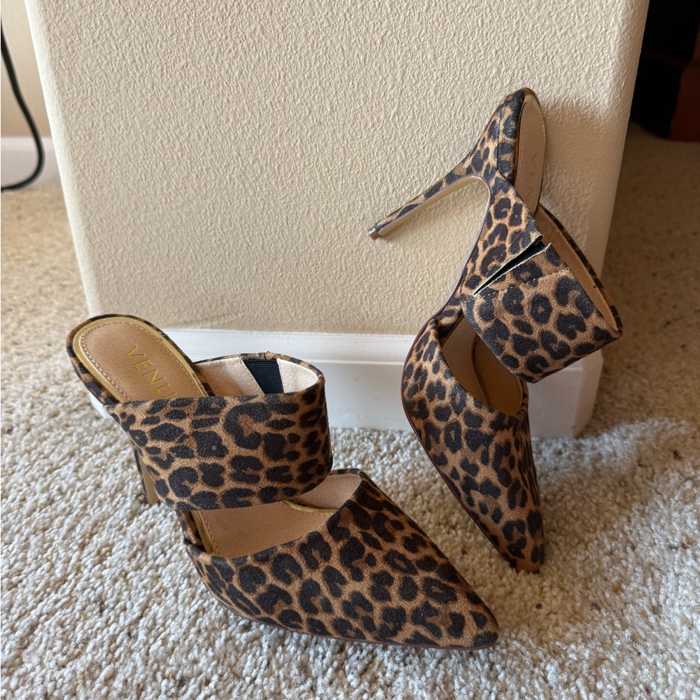 VENUS Leopard Print Heels